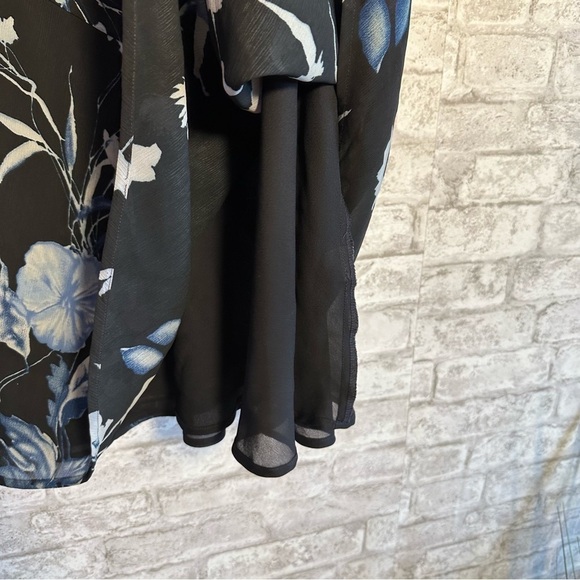 Nine & Company Black and Blue floral silk like‎ skirt size 16 - Picture 4 of 7
